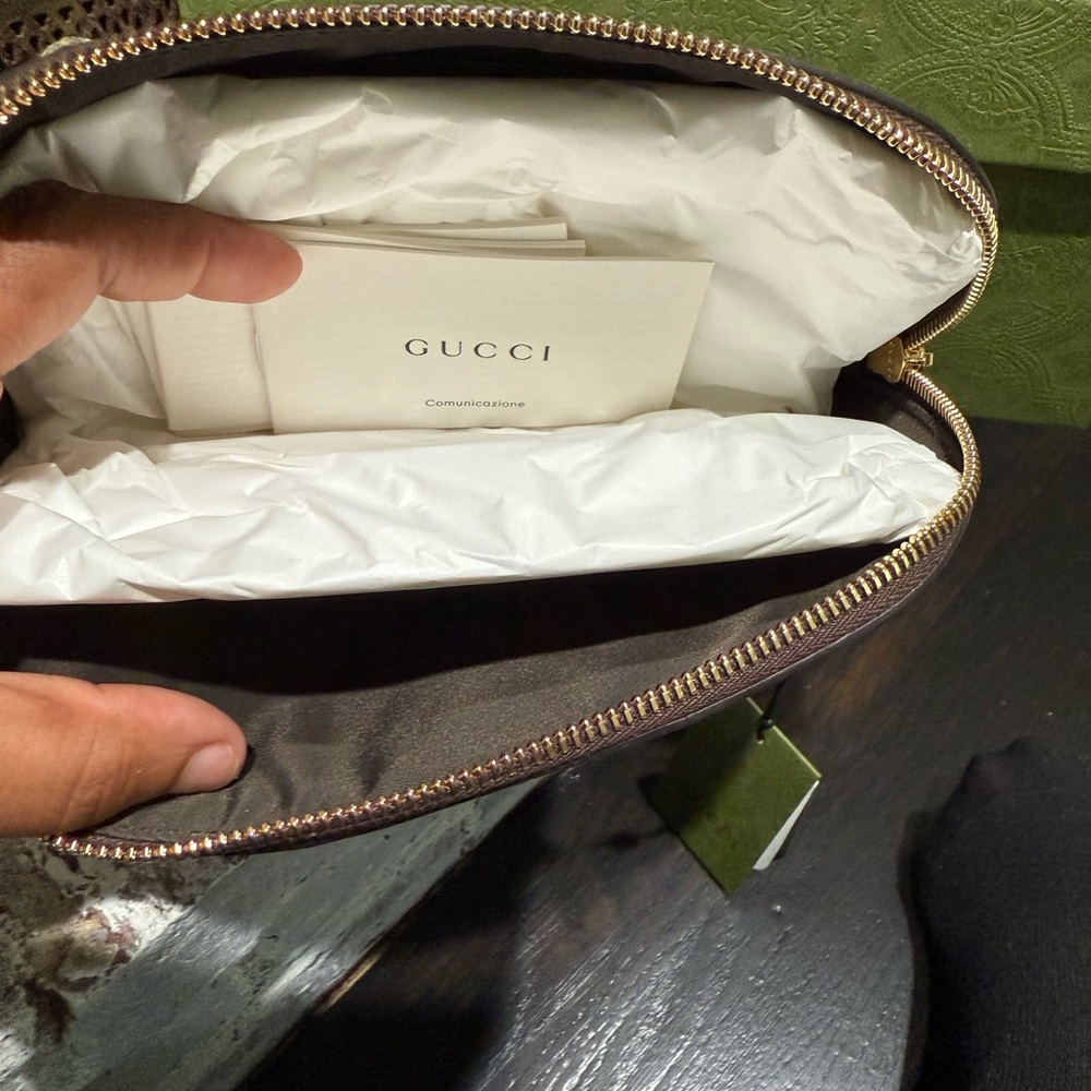 Gucci Beige GG Cosmetic Case with Red and Green Accent - Picture 8 of 10